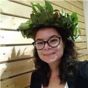 Laureata in Scienze dell'Educazione e della Formazione, impartisco lezioni di scienze umane, filosofia e storia